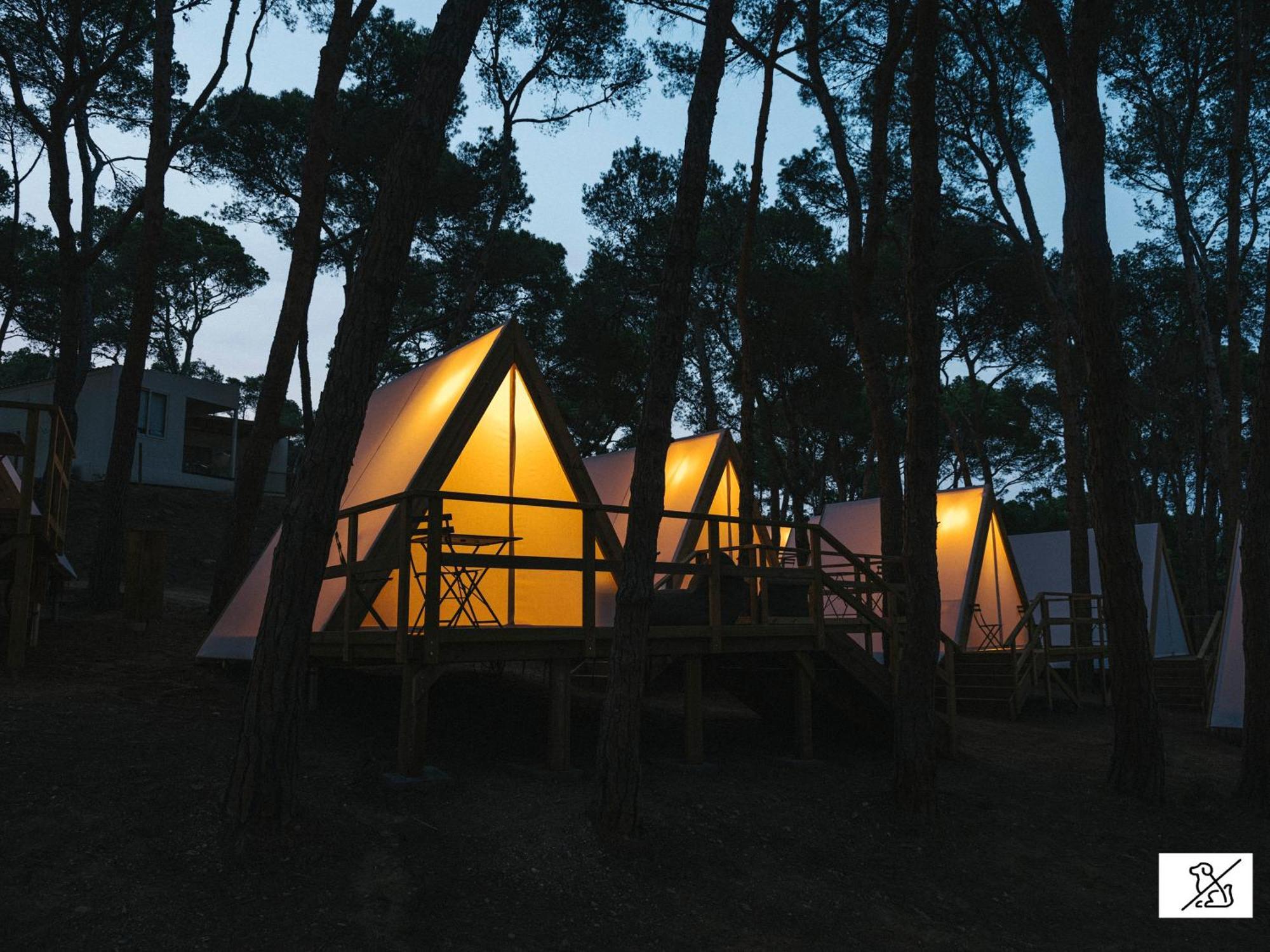 Hotel Wecamp Cala Montgo L' Escala Exterior foto