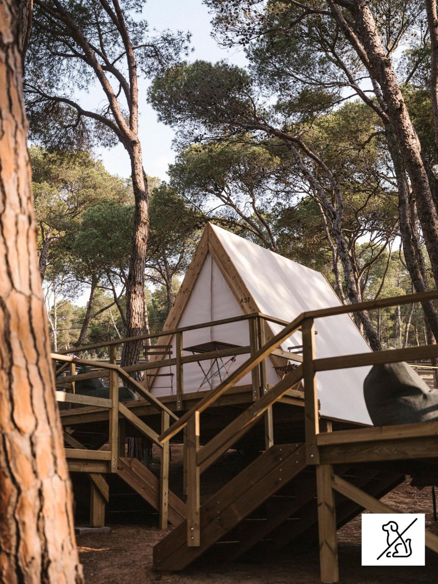 Hotel Wecamp Cala Montgo L' Escala Exterior foto